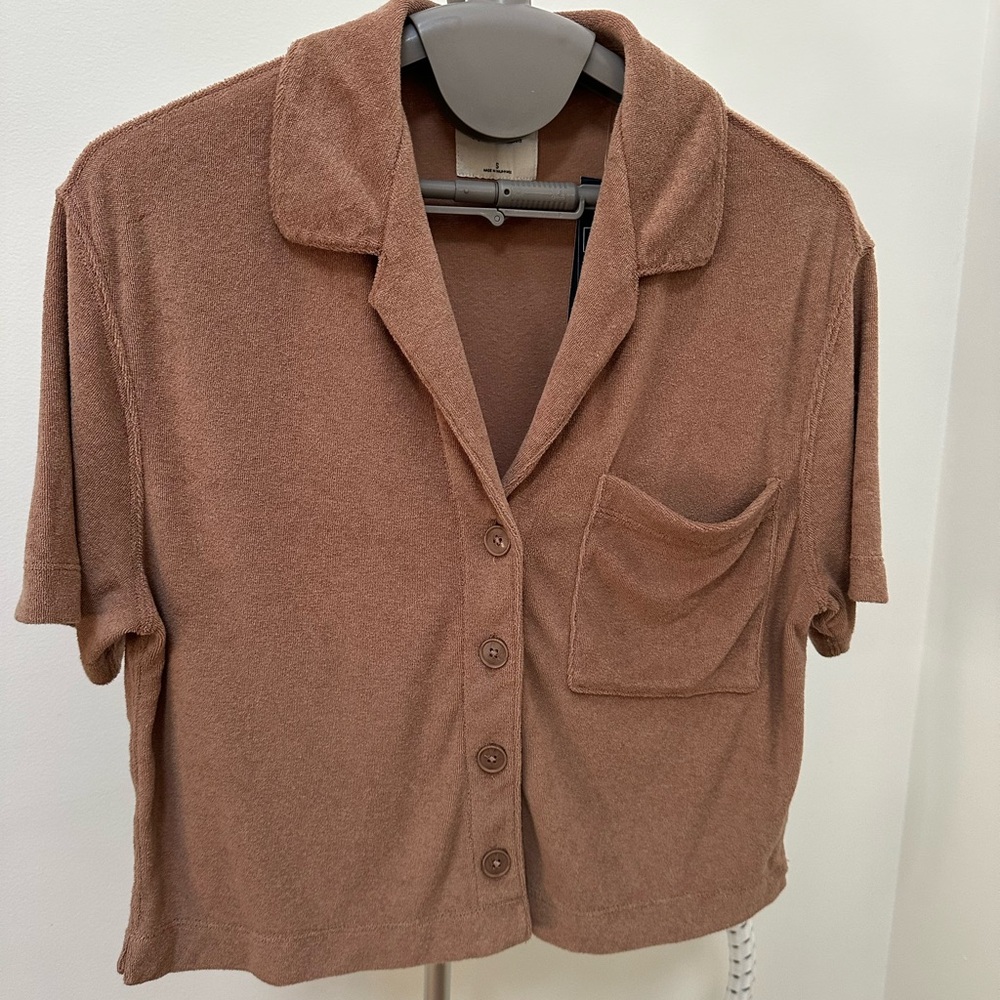 Soft Knit A&F Collection button up - Picture 6 of 7